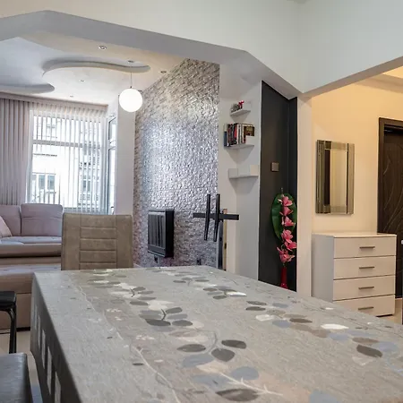 Downtown Apartament *